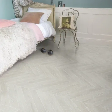 Ламинат Quick Step Castle Ultra (Rus) CAU 4158 Дуб светло-серый патина